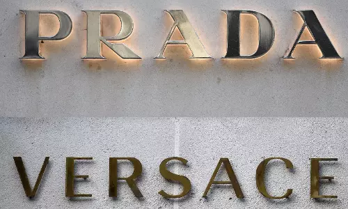 Prada to buy rival Versace for 1.25 bn euros