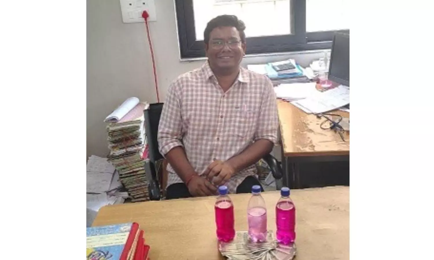 ACB Raids Jagtial Treasury Office, Nabs Senior Accountant Red-Handed Taking Bribe