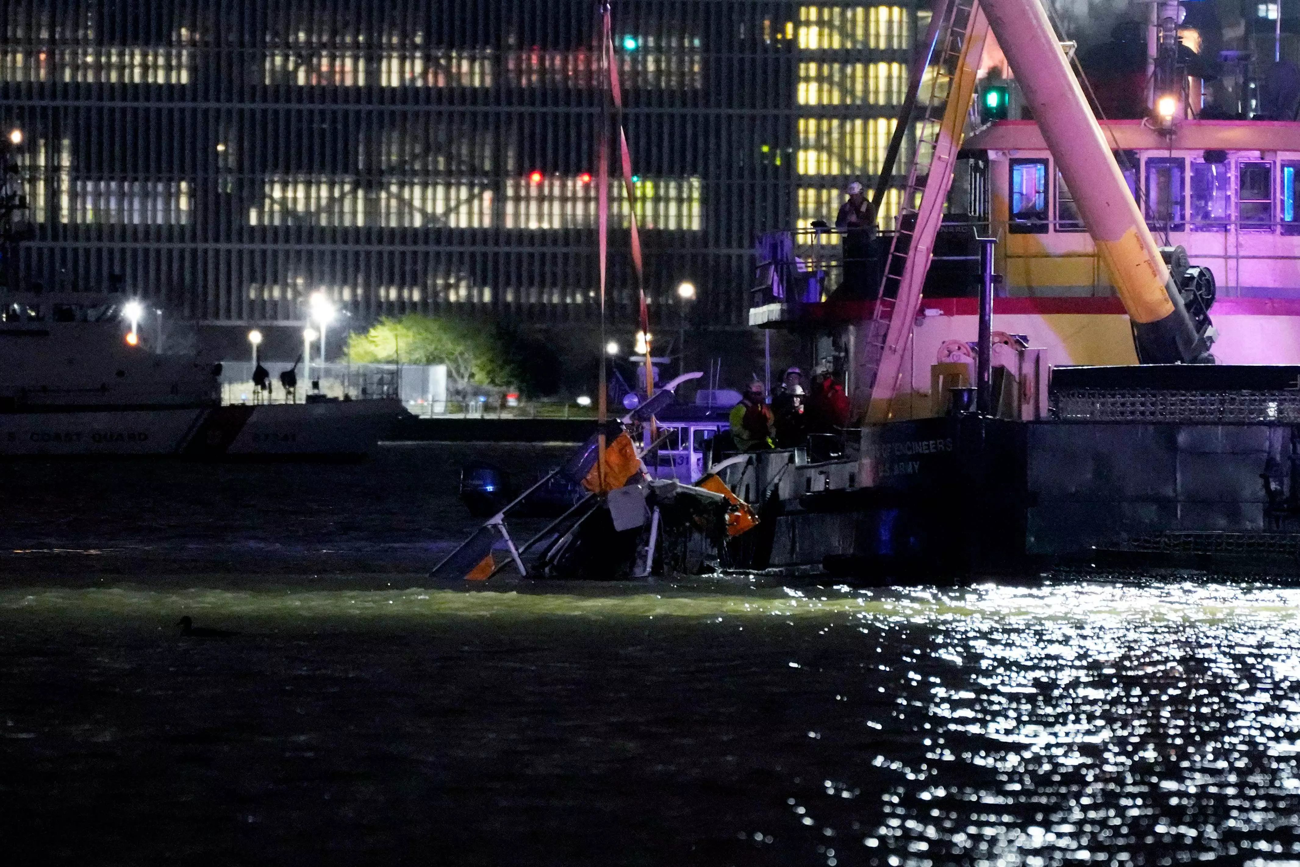 Six dead in helicopter crash in Hudson River in New York City