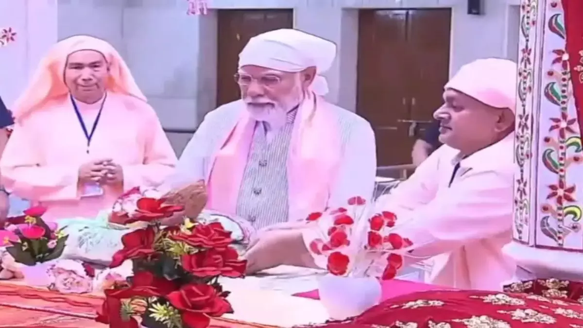 Madhya Pradesh: Sages, Saints Guided Society in Challenging Times, Says Modi