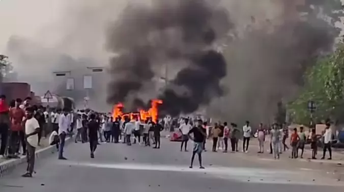 Protests against Waqf Act turn violent in Bengal