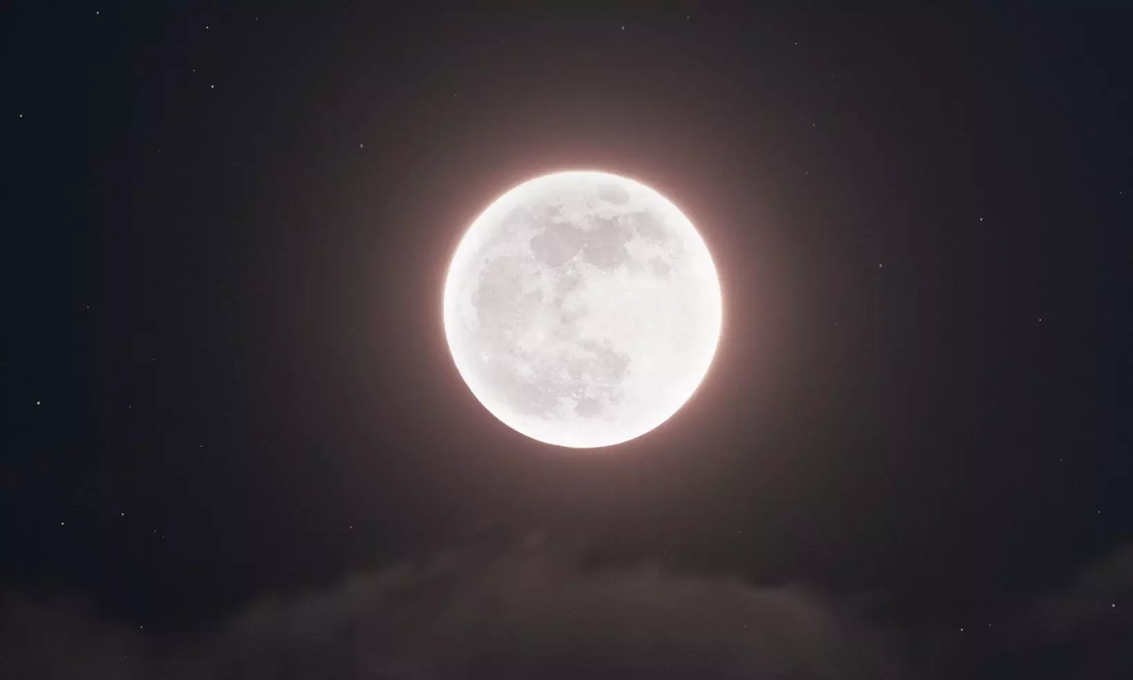 Pink Moon: Will the Moon really turn pink tonight? Pink Moon: Will the Moon really turn pink tonight?