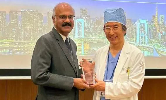 AIG Chief Gets Japanese Endoscopy Award AIG Chief Gets Japanese Endoscopy Award