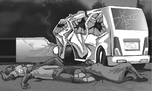 3 killed as car collides with lorry on Warangal-Hyd highway 3 killed as car collides with lorry on Warangal-Hyd highway