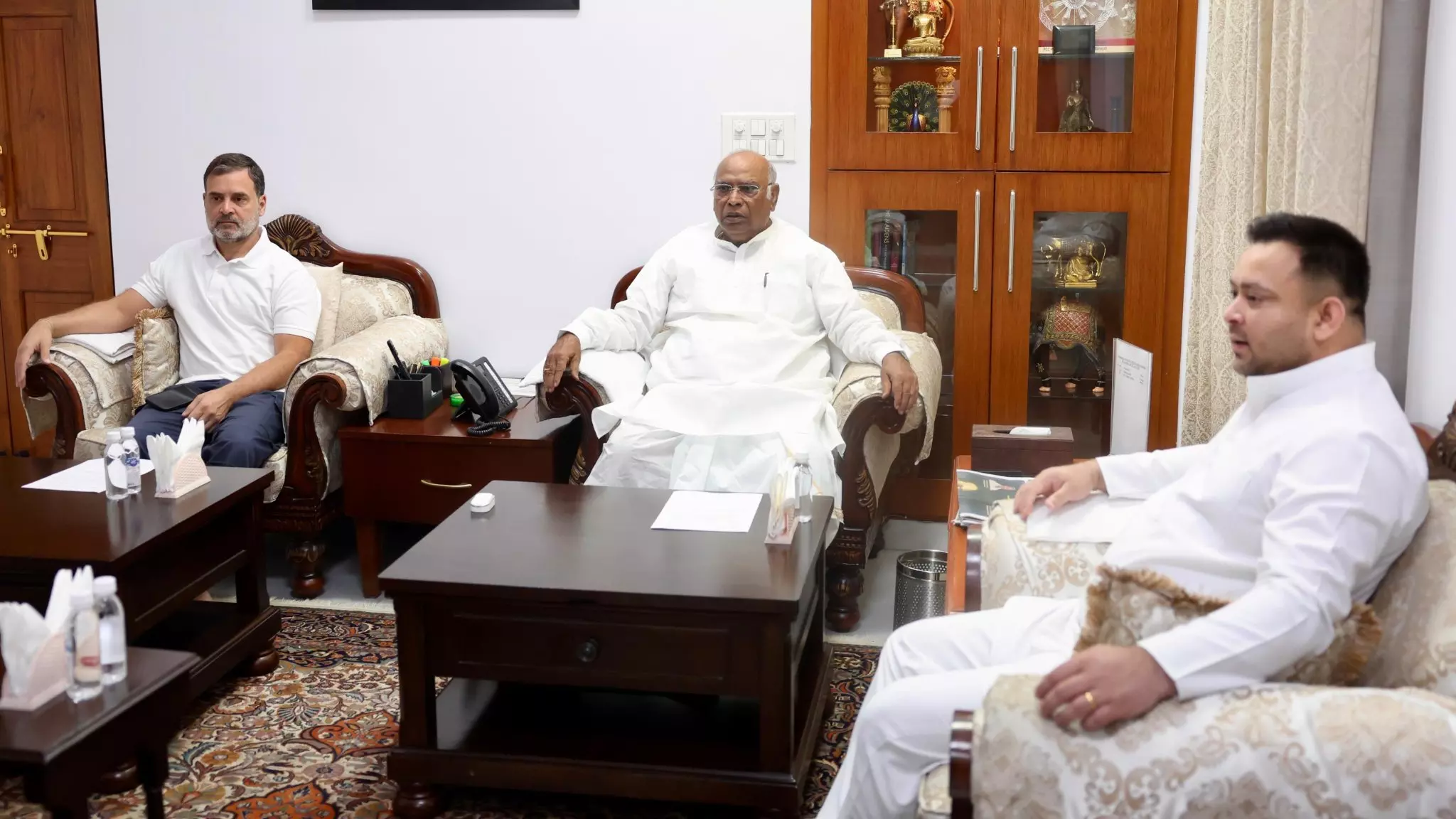 Congress, RJD Begin Bihar Poll Talks, No CM Face for Now Congress, RJD Begin Bihar Poll Talks, No CM Face for Now