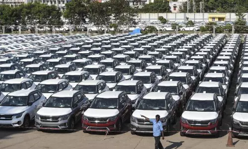 Utility Vehicle Demand Drives PV Sales To Over 43 Lakhs In FY25 Utility Vehicle Demand Drives PV Sales To Over 43 Lakhs In FY25