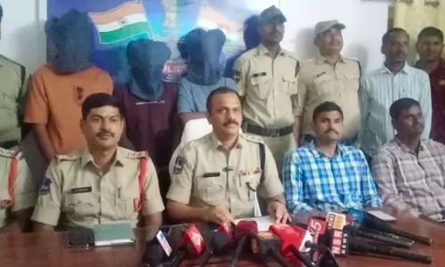 Police Bust Drug Network, Seize 11.2 Kg of Ganja Worth ₹5.60 Lakh