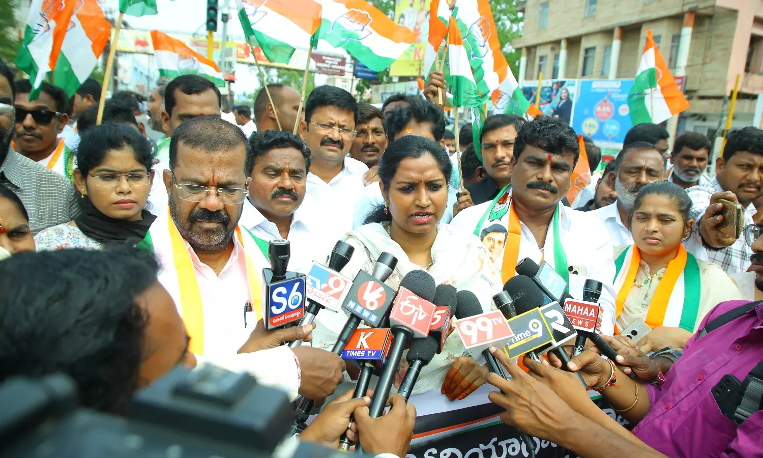 Congress Leaders Protest Over Action On Sonia, Rahul