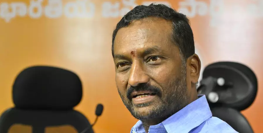 Medak MP Calls For Social Boycott Of BRS Family Medak MP Calls For Social Boycott Of BRS Family