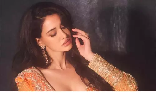 Disha Patani: Gorgeous in Orange Saree