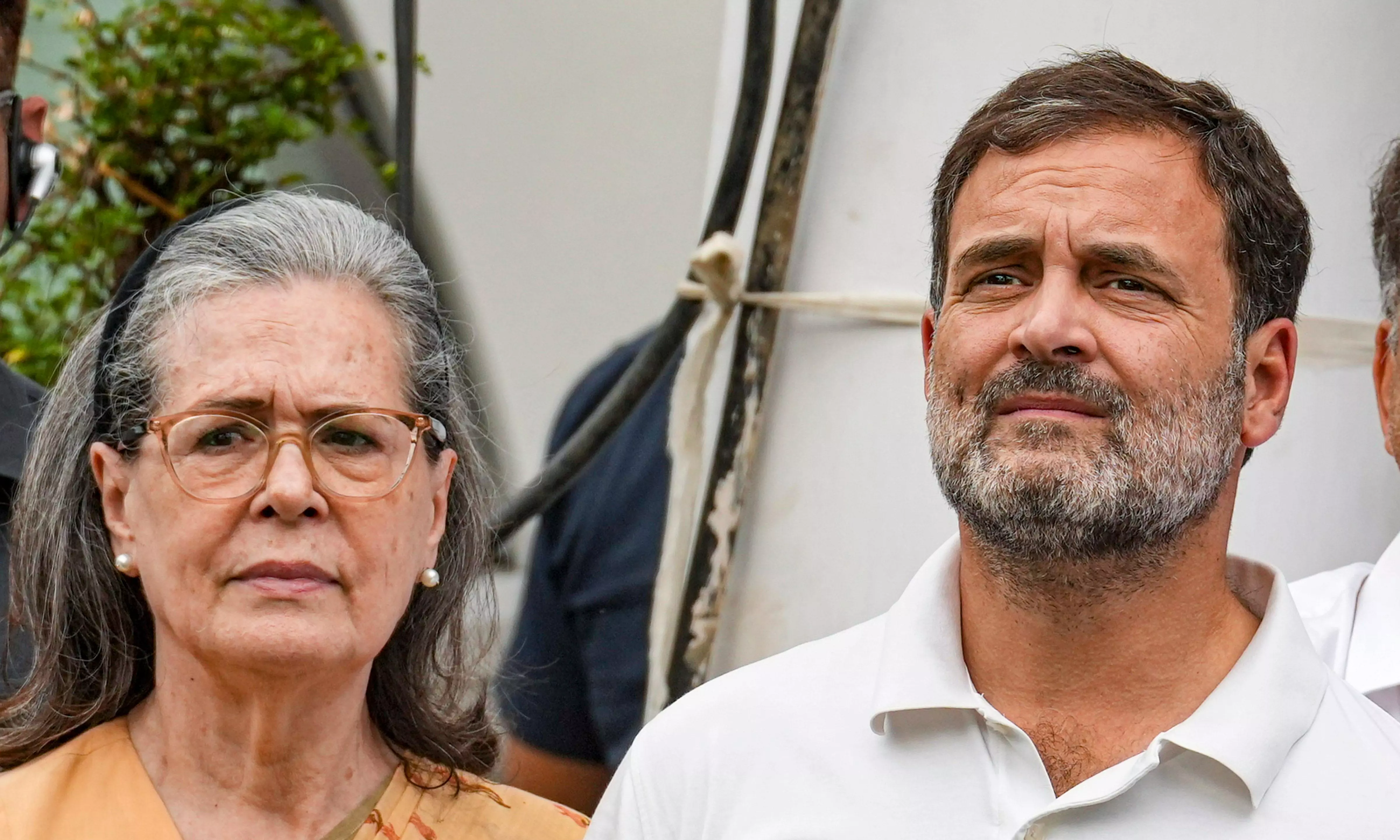 Sonia Gandhi, Rahul Eyed Rs 2000 Cr Properties Without Investing A Penny: BJP
