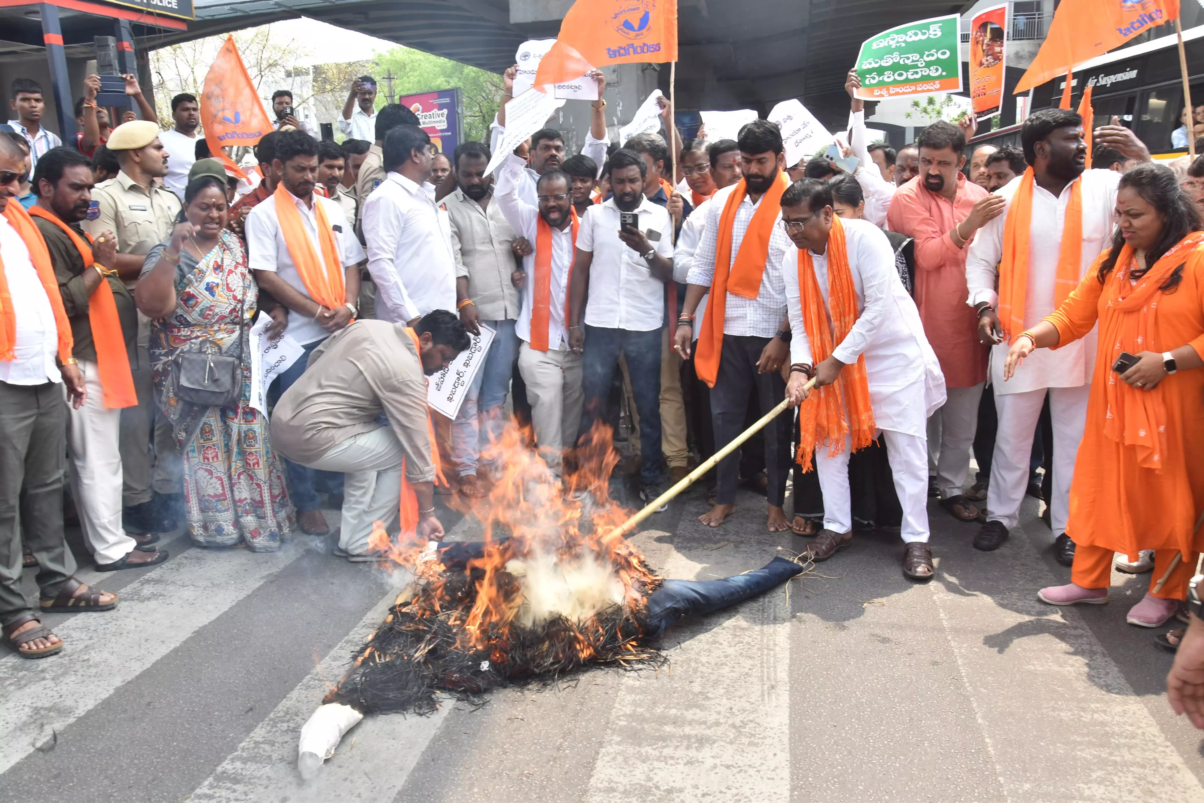VHP Stages Demonstration In Hyderabad Demanding President’s Rule In West Bengal