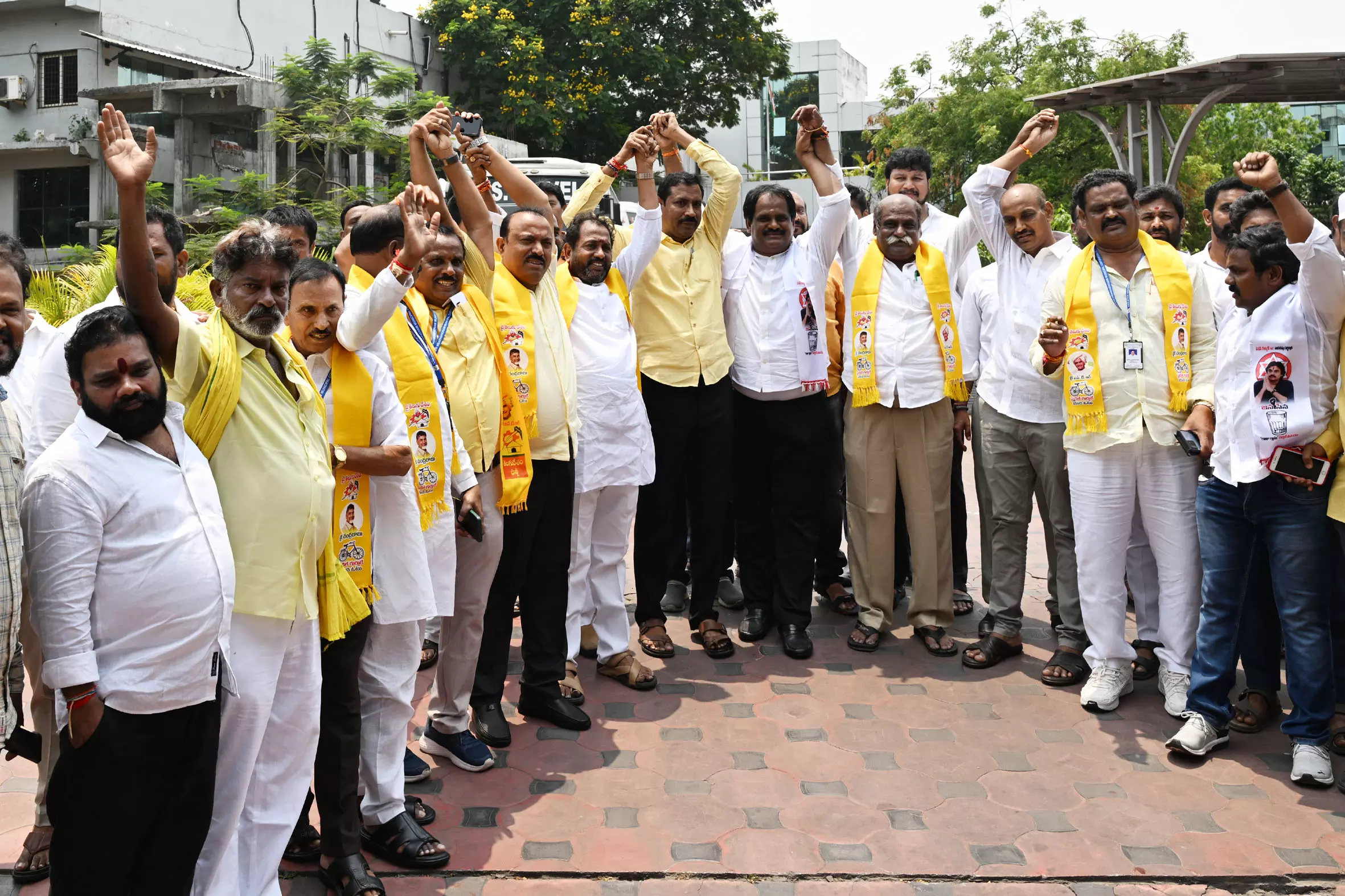 GVMC Passes No Confidence Motion Against YSRC Mayor