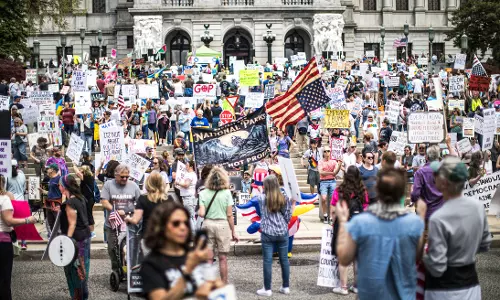 Thousands Rally Across US Against Trump Policies