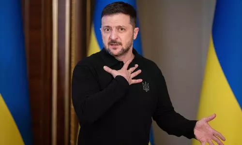 Zelensky Vows to Honour Putins Easter Truce, But Claims Violations