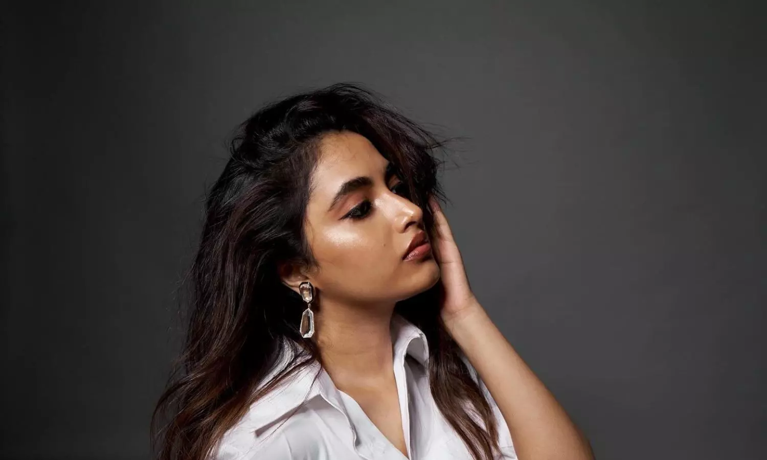 Priyanka Mohan Shines In Chic Monday Morning Look Priyanka Mohan Shines In Chic Monday Morning Look