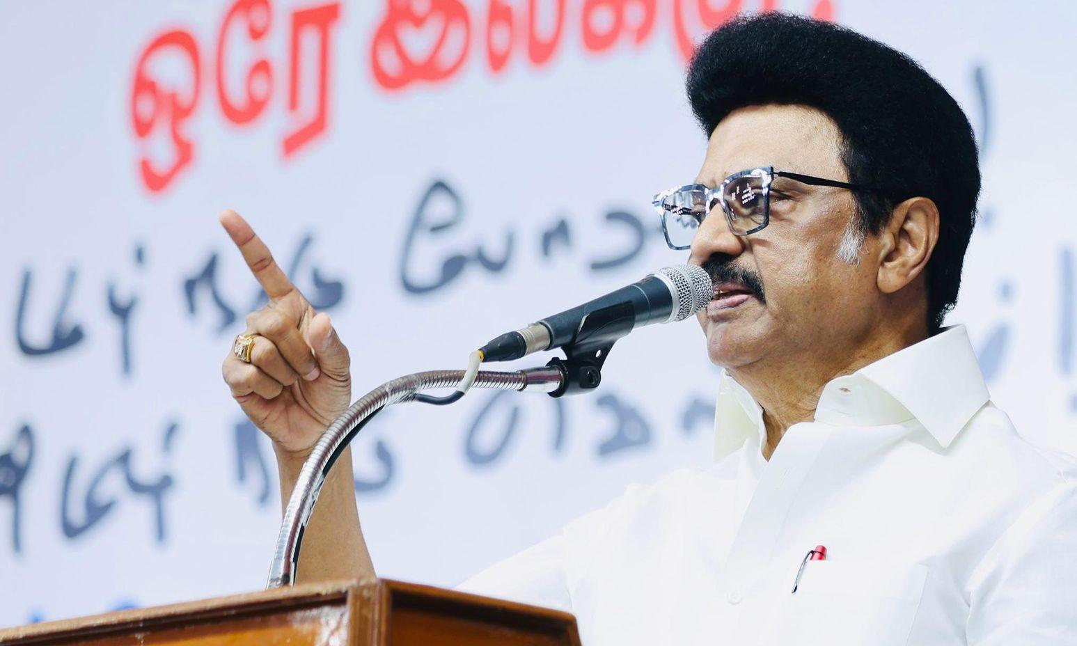 Stalin Urges Fine Arts Students to Embrace AI