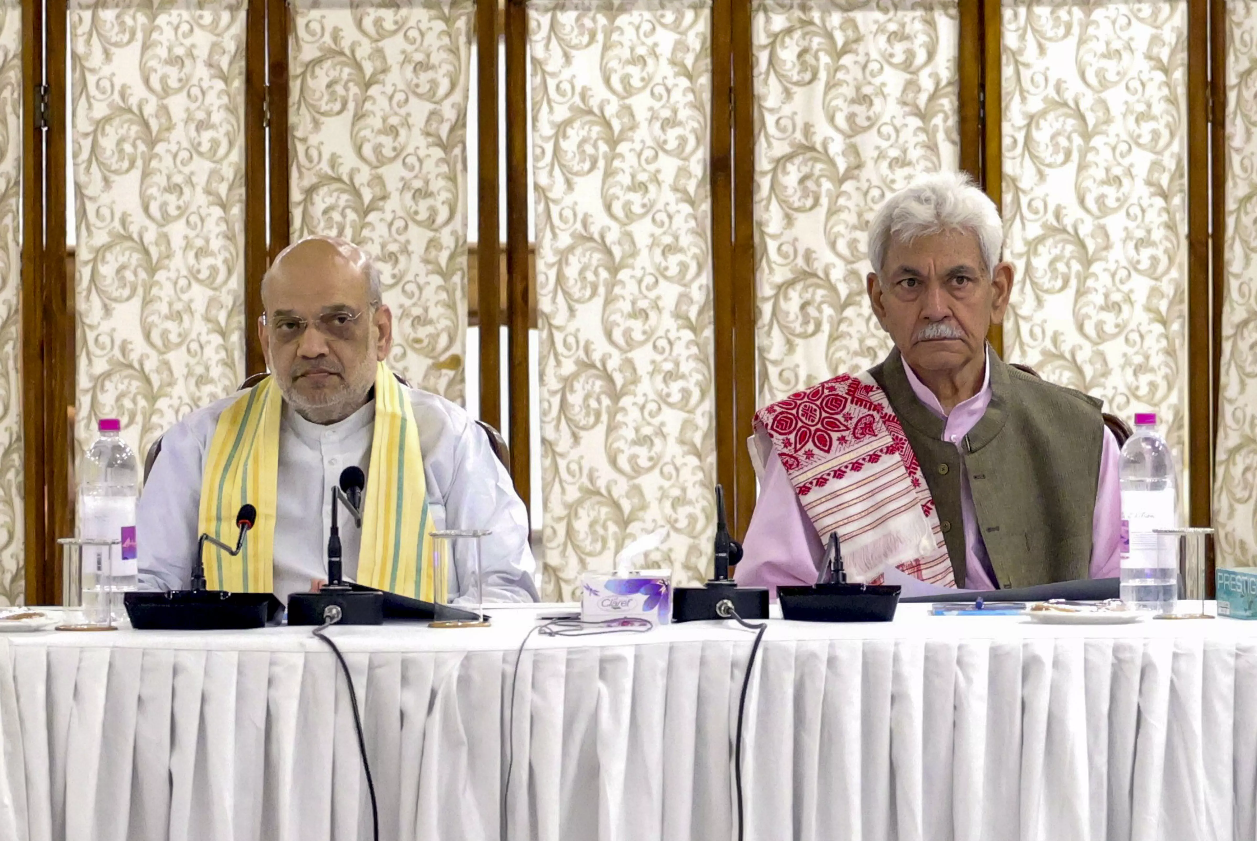 Amit Shah Reaches Srinagar to Review Situation Amit Shah Reaches Srinagar to Review Situation