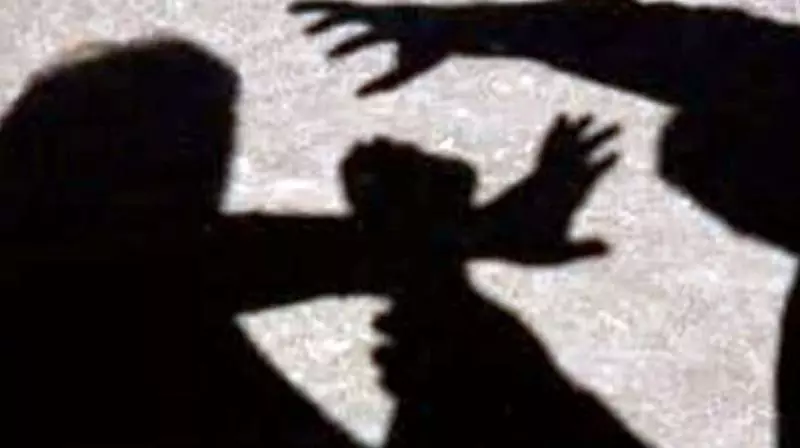 Drunken Miscreants Attack Pregnant RPF Constable, Husband in Guntur Drunken Miscreants Attack Pregnant RPF Constable, Husband in Guntur