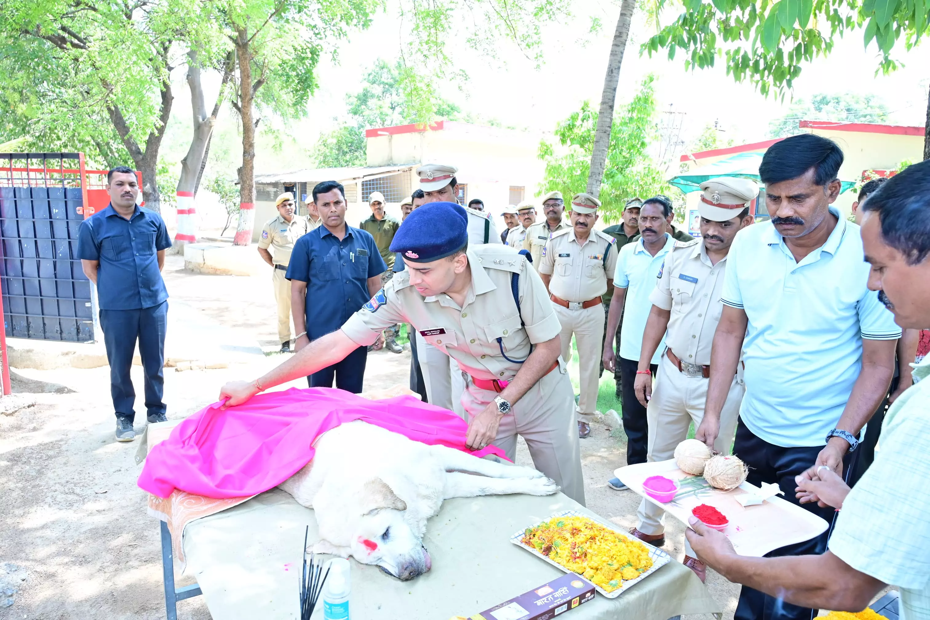 Adilabad Police Pays Tribute To Sniffer Dog Tara