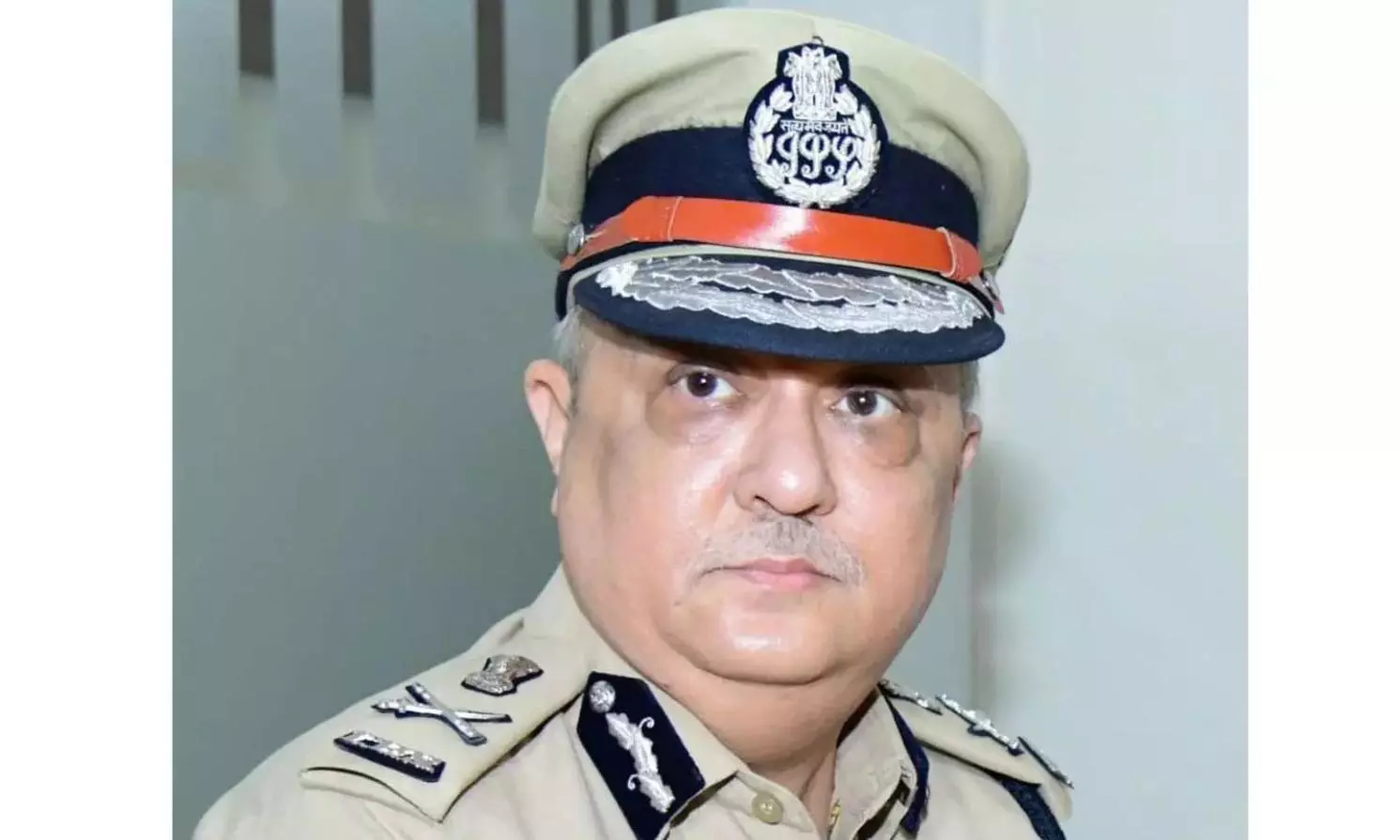 DGP Hands Over ₹1 Crore Compensation To ASI Kondayya’s Family