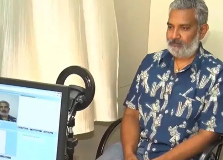 Rajamouli Visits Khairatabad RTO Rajamouli Visits Khairatabad RTO