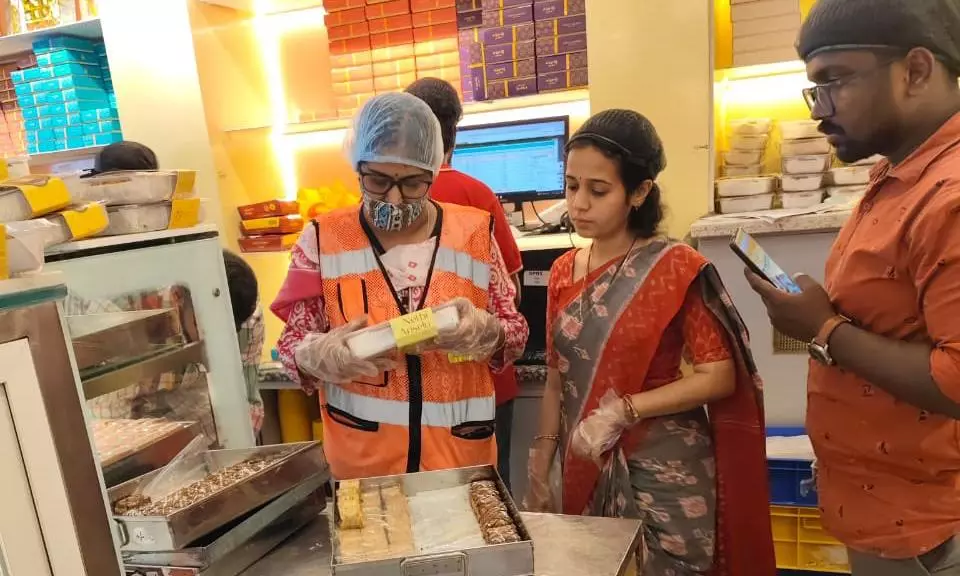 GHMC Raids Reveal Hygiene Lapses At Eateries