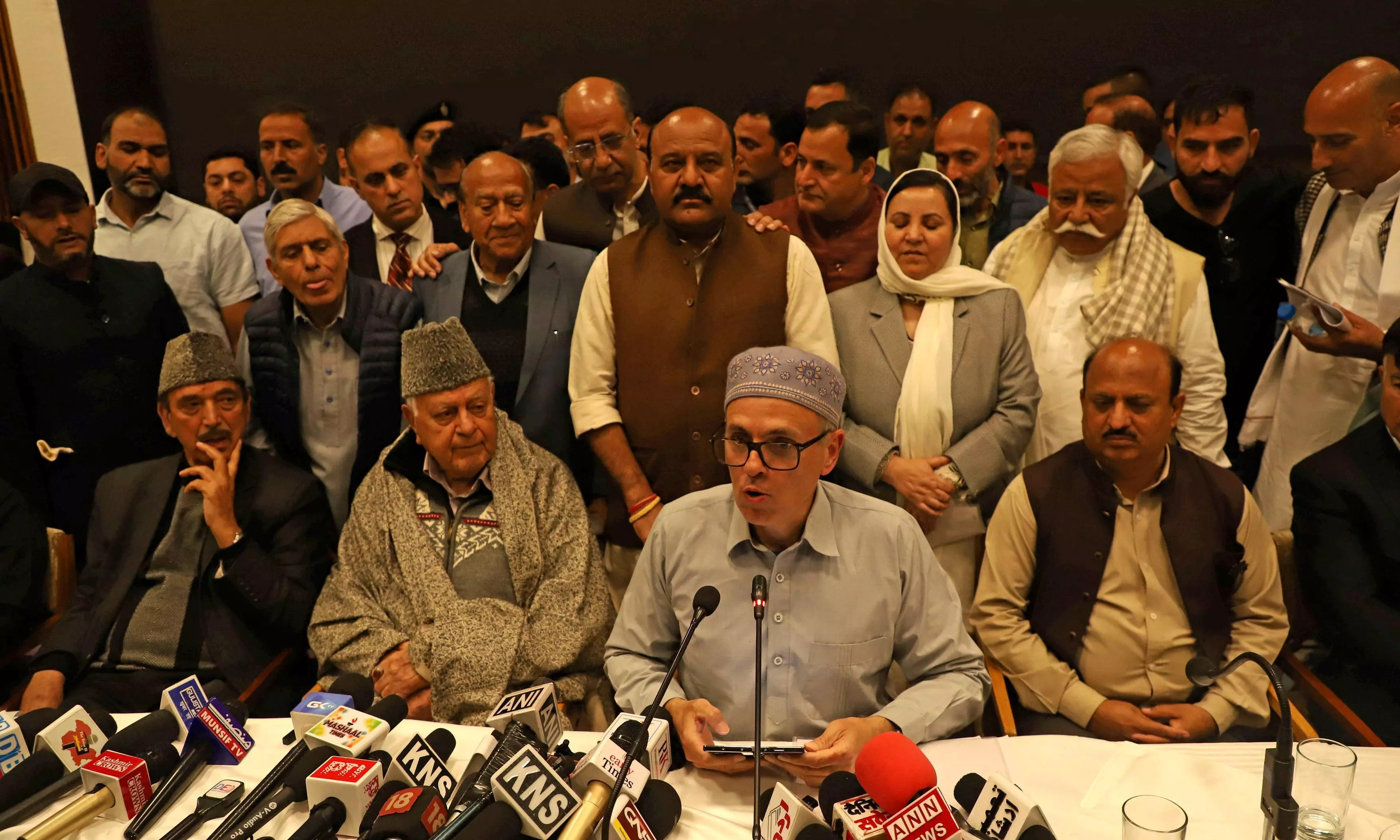 All-Party Meet Held in Srinagar to Discuss Carnage, Its Aftermath All-Party Meet Held in Srinagar to Discuss Carnage, Its Aftermath