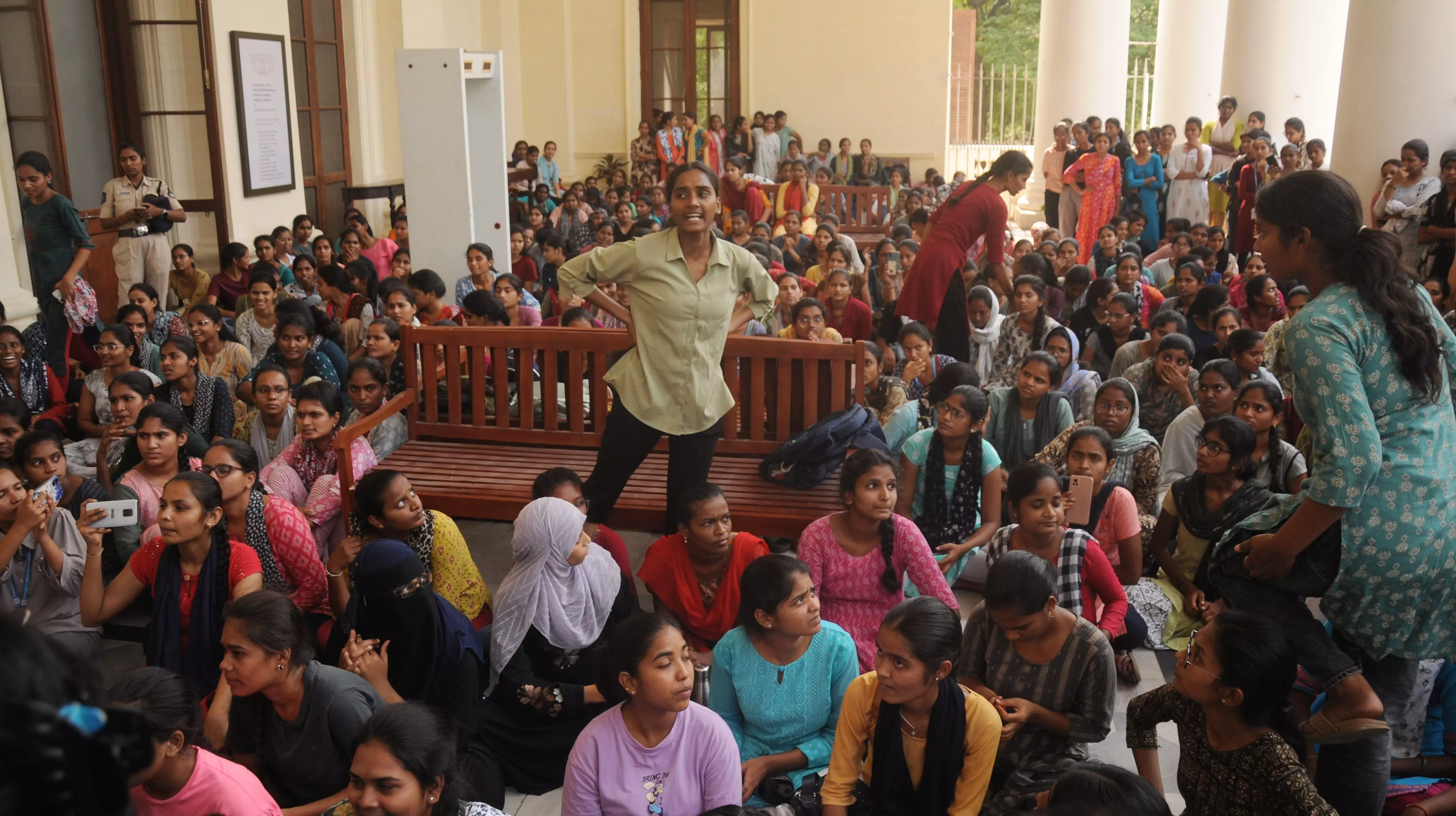 Koti Womens University Students Protest Hostel Conditions