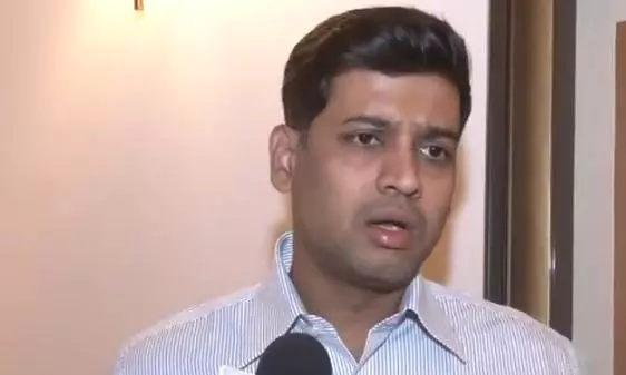 Shiv Sena (UBT) MPs Not to Attend All-Party Meeting In-Person Shiv Sena (UBT) MPs Not to Attend All-Party Meeting In-Person