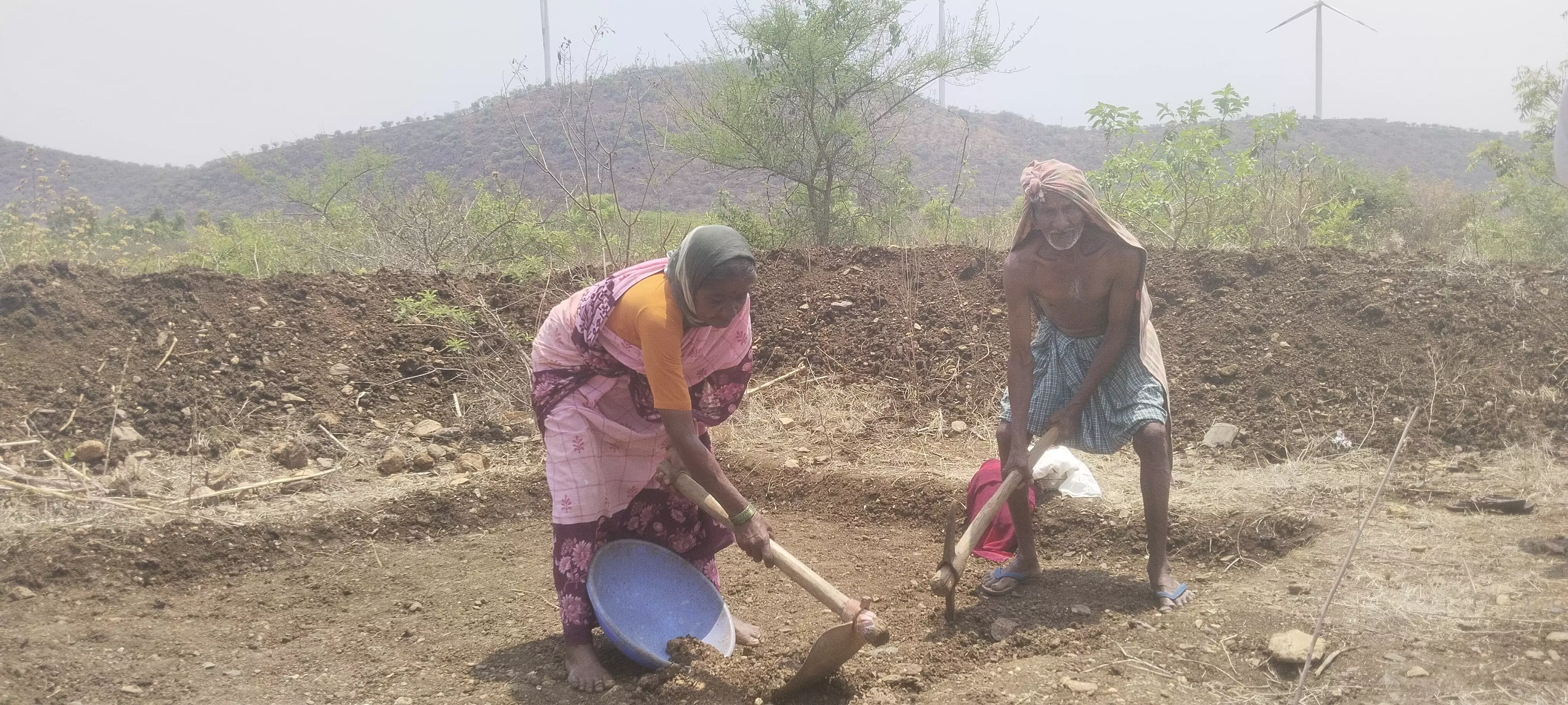 Octogenarian Duo Inspires With a Decade of Hard Work in Rural Job Scheme Octogenarian Duo Inspires With a Decade of Hard Work in Rural Job Scheme