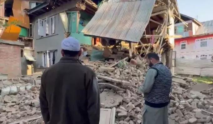Houses of Two Pahalgam Suspects Demolished Houses of Two Pahalgam Suspects Demolished