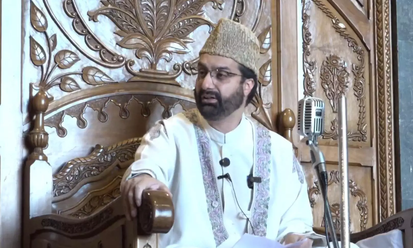 At Srinagars Grand Mosque, Worshipers Mourn Pahalgam Gruesome Killings