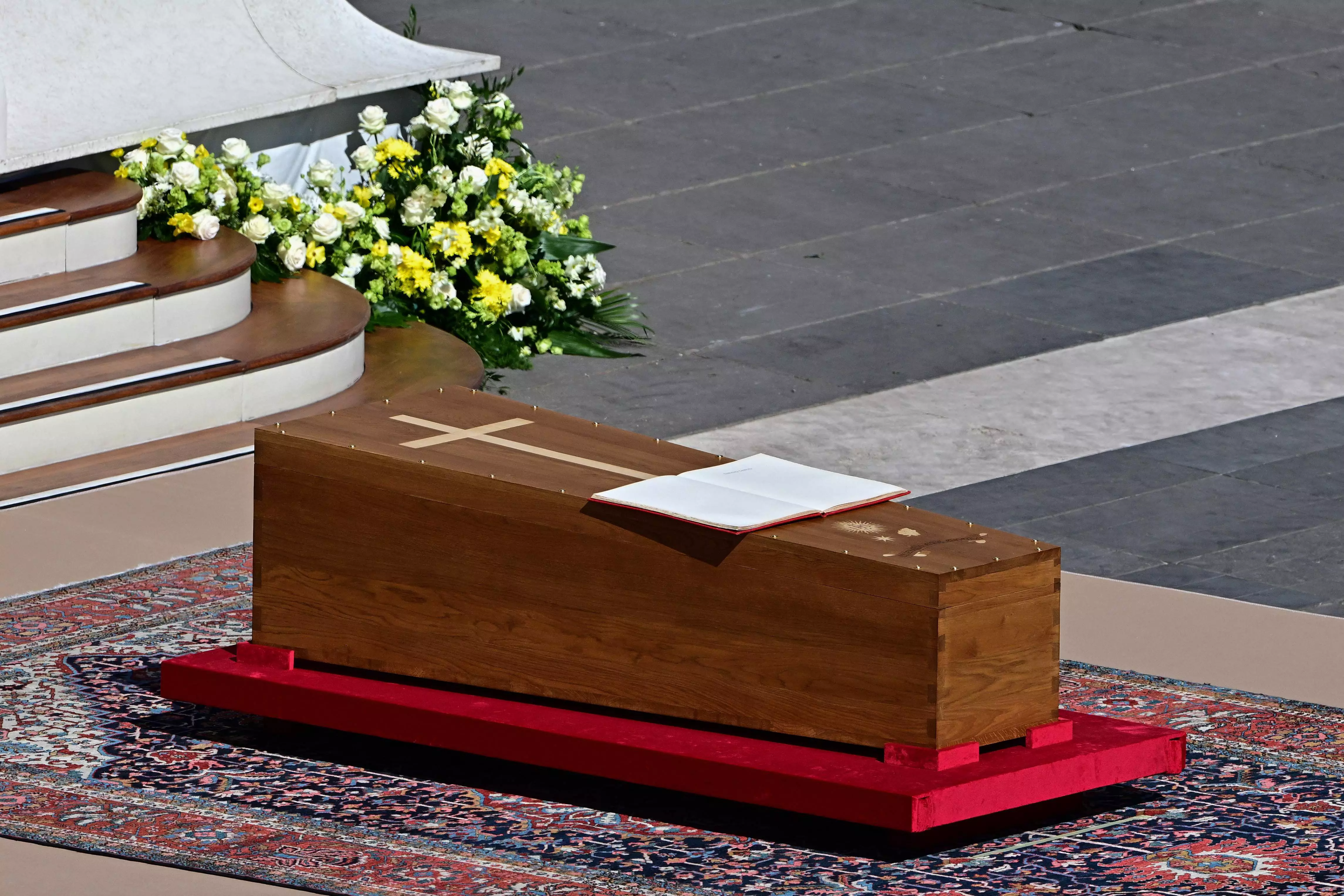 Pope Francis’ Funeral Begins at St. Peters Square
