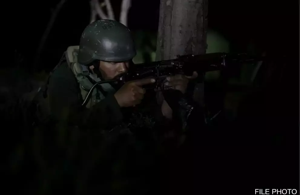 India retaliates to Pak small arms firing across LoC on second night running India retaliates to Pak small arms firing across LoC on second night running