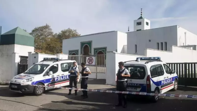 Suspect in Fatal Mosque Attack in France Surrenders to Italian Police