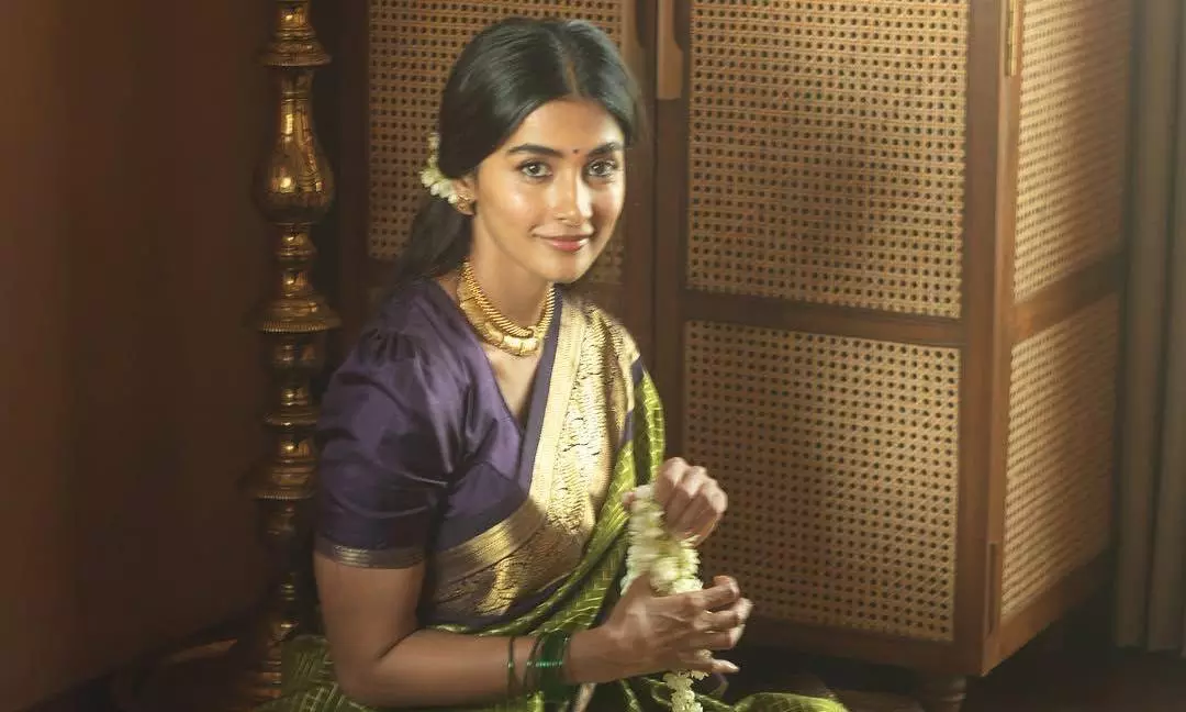Pooja Hegde Gears Up For Retro Promotions! Looks Graceful in a 70-Year-Old Saree