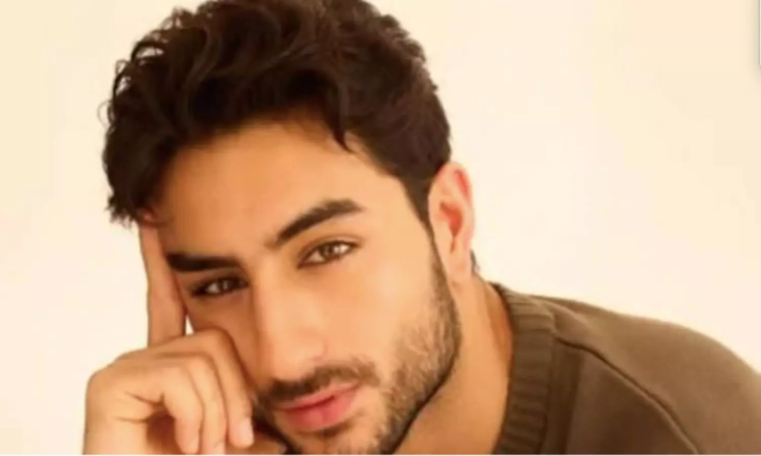 Varun Dhawan To Veer Pahariya: Their Fiery Abs Stun All