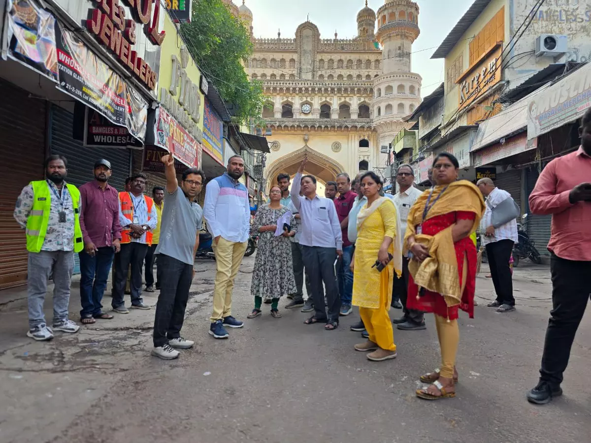 Speed up flyover works, GHMC commissioner tells officials
