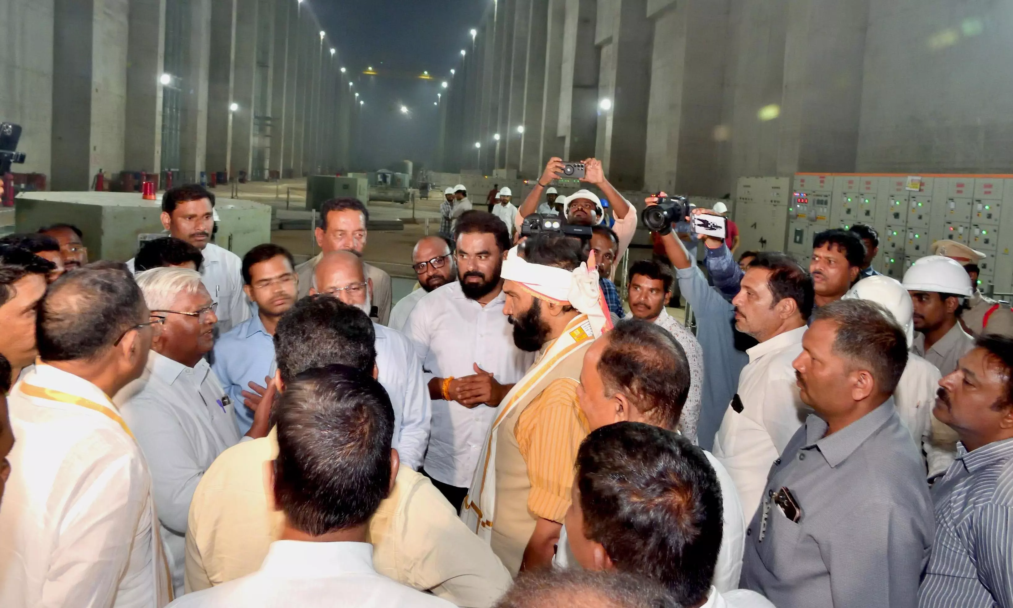 Uttam Sets Deadlines for Major Irrigation Projects Uttam Sets Deadlines for Major Irrigation Projects