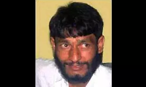 Srinagar Home of Mushtaq Zargar Released in Kandahar Swap Raided by Police