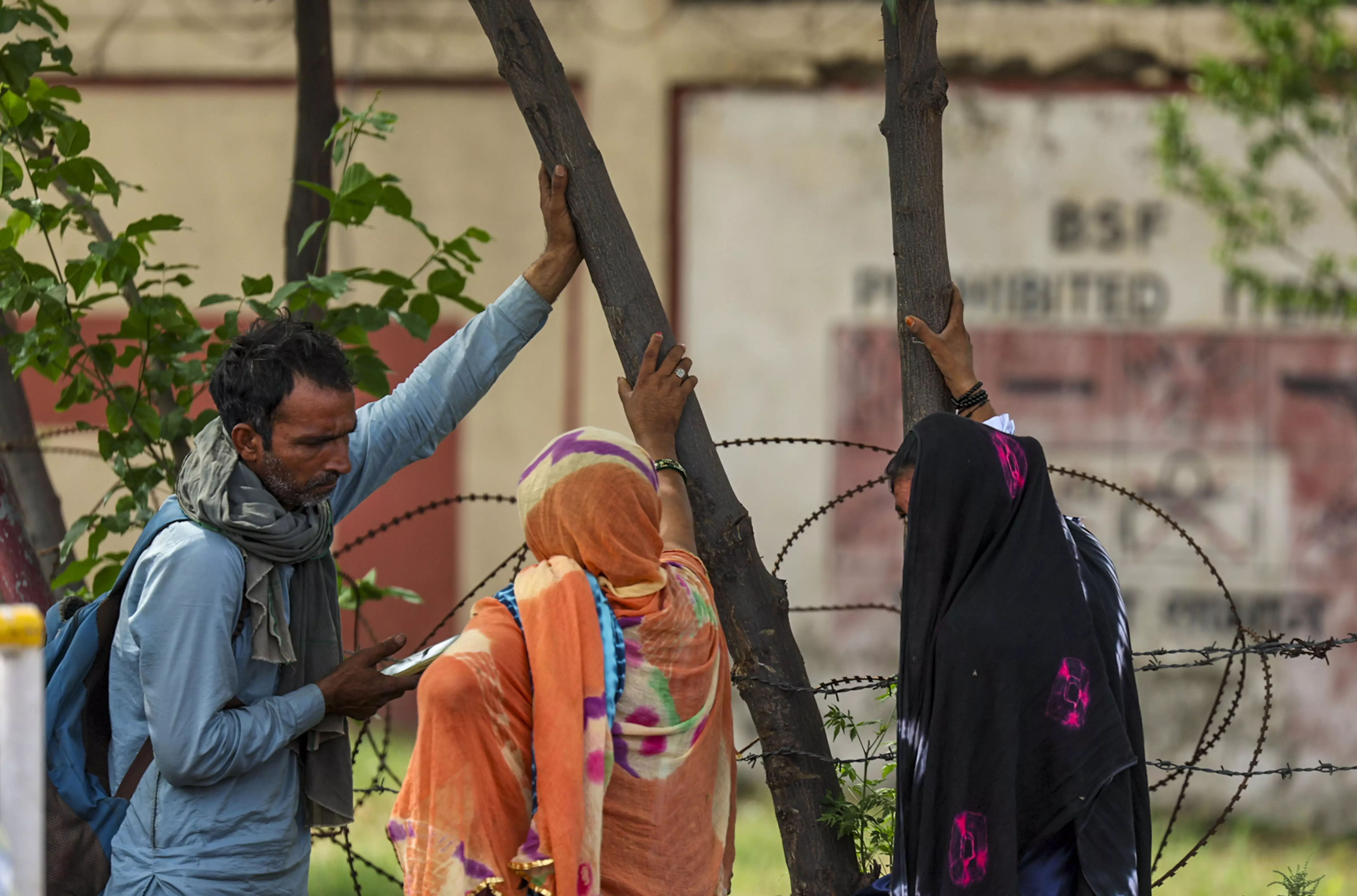 21 Pakistani Nationals Stranded at Attari-Wagah Allowed to Cross Border