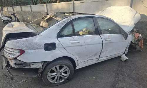 Pune: One Killed, 3 Hurt As Mercedes Rams Into Motorcycle, Falls Off Bridge