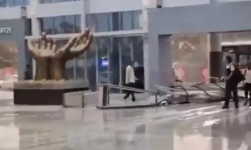 Telangana: Charlapalli New Station Leaks in Rain Telangana: Charlapalli New Station Leaks in Rain