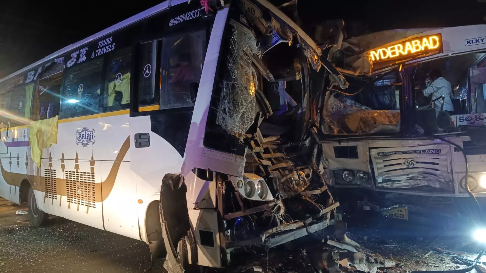 TGSRTC Bus Collision in Maheswaram: Several Passengers Injured TGSRTC Bus Collision in Maheswaram: Several Passengers Injured
