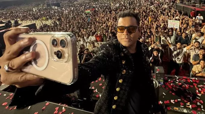 AR Rahman Posts Selfie With Fans After The Wonderment Tour Show, Joined By Dhanush On Stage AR Rahman Posts Selfie With Fans After The Wonderment Tour Show, Joined By Dhanush On Stage