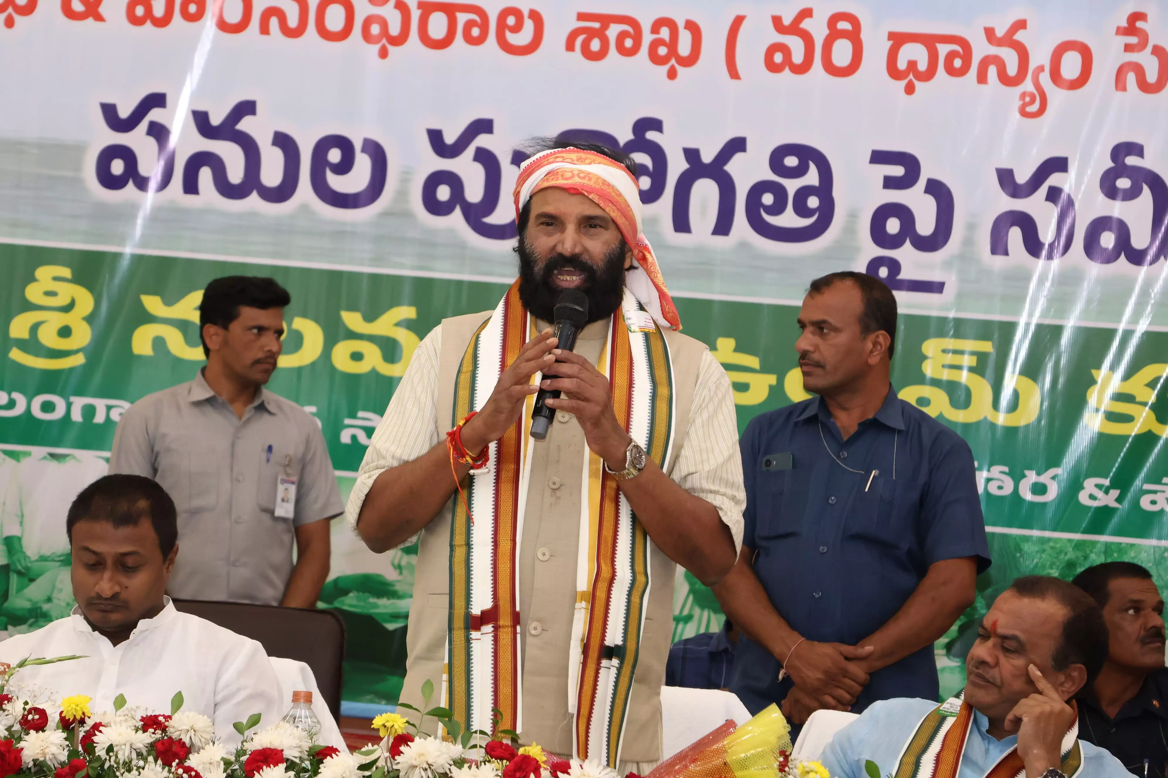 Uttam Slams Irrigation Staff for Slow Execution of Projects Uttam Slams Irrigation Staff for Slow Execution of Projects