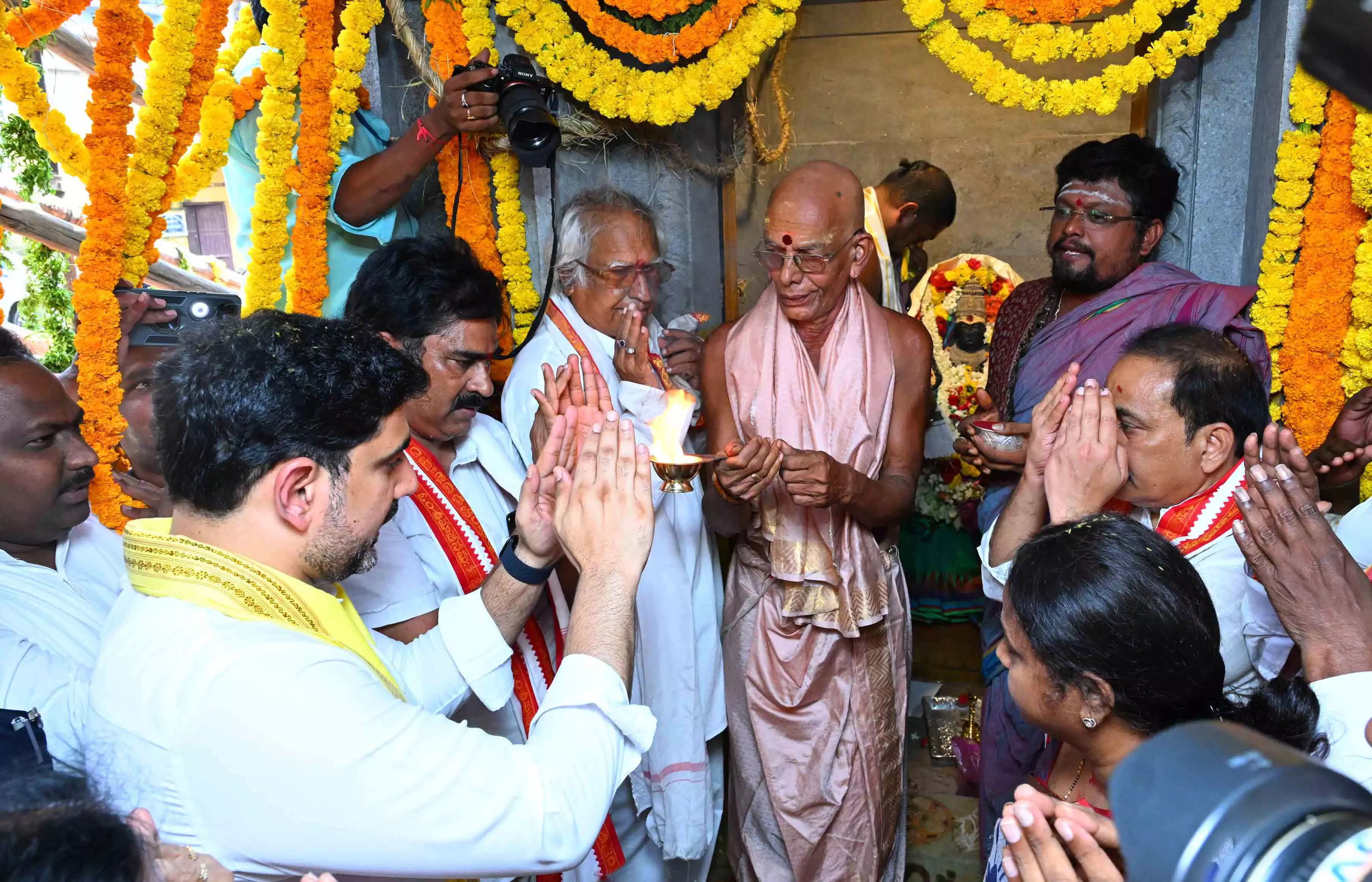 Lokesh Orders Removal of Water Hyacinth from Buckingham Canal