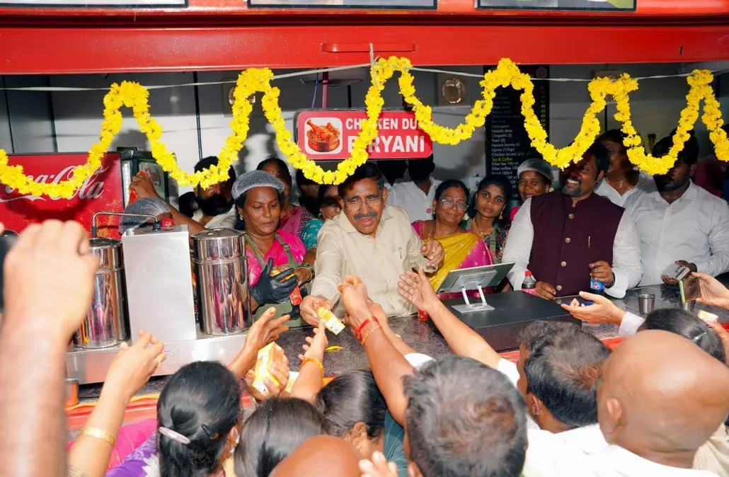 AP: Government to Set Up 700 Women-run Thrupti Canteens in State