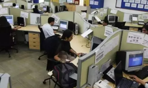 India’s Services Sector Regains Momentum in April